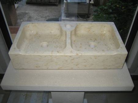 kitchen tops in marble, natural stone and granite